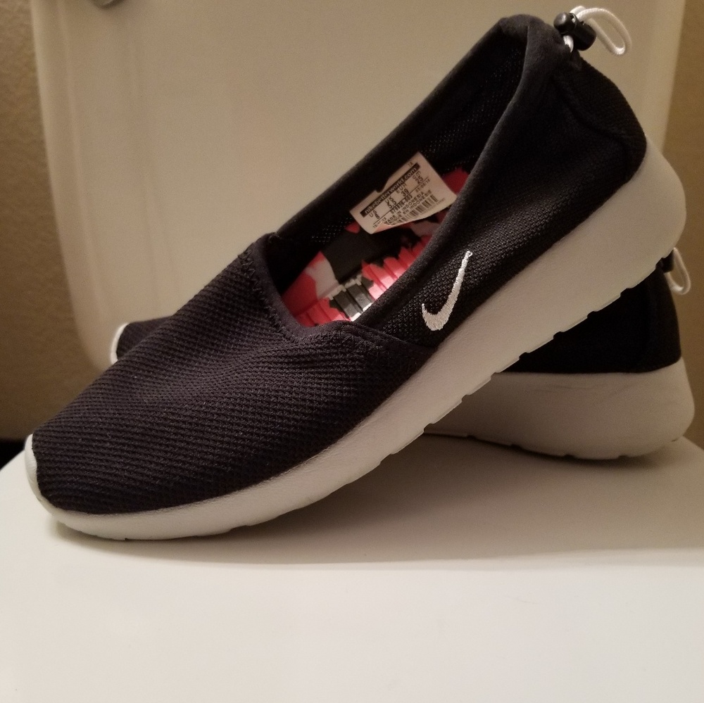 Nike Womens Flats